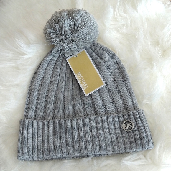 Michael Kors Accessories - 🎅 NWT MICHAEL KORS BEANIE WITH POM